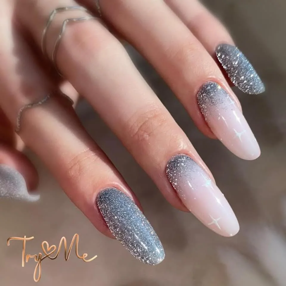 Srebrny flash manicure TryLoveMe